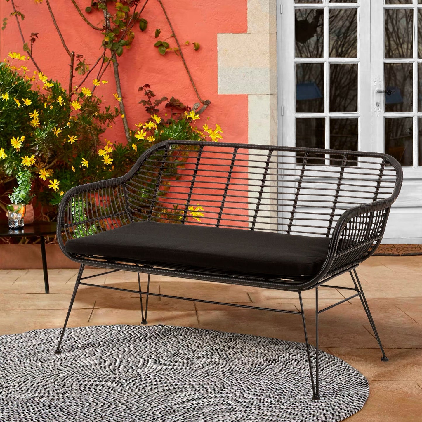 https://www.thedecojournal.com/cdn/shop/products/Banca-Terraza-Ratan-Creta-Negro-6_1445x.jpg?v=1689027968